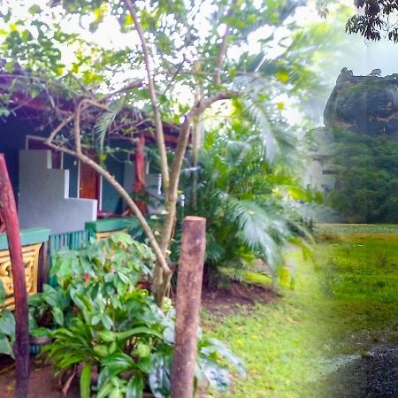 Bandula Home Stay Sigirija Zewnętrze zdjęcie